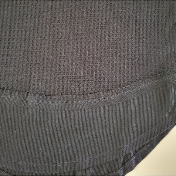 Mudd Women's Black Waffle-knit Short Sleeve Top - Picture 7 of 10